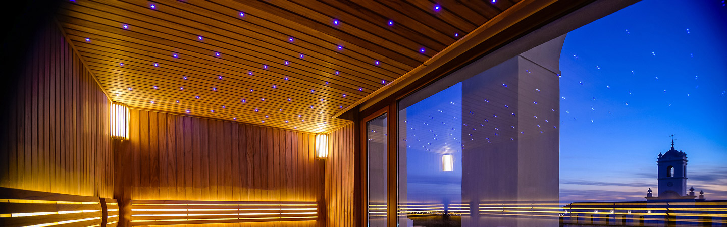 Vista a paisaje de desde un sauna interior